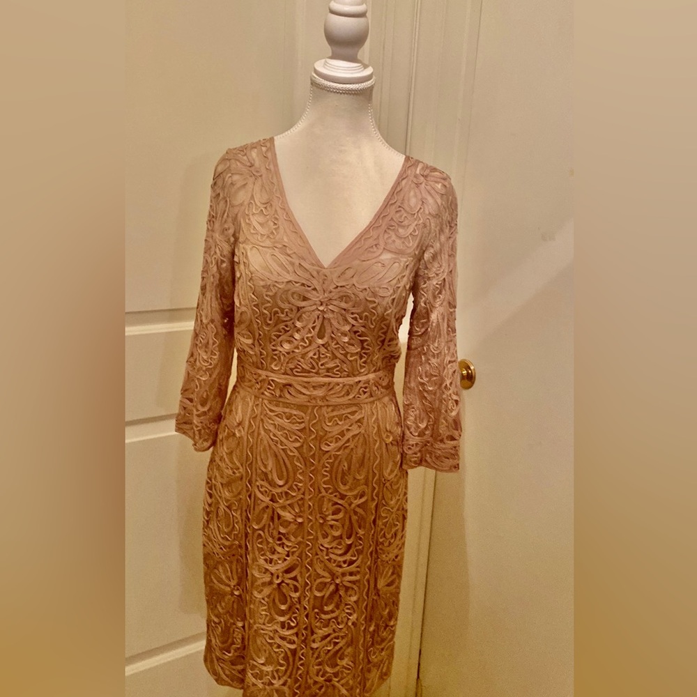 Beautiful Ecru lace dress 👗 size 6